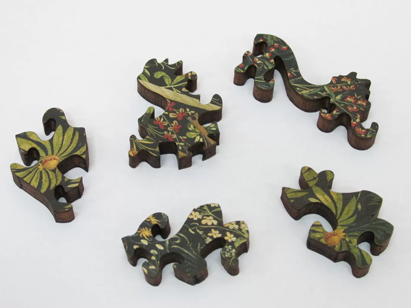 - Captive Unicorn Wooden Jigsaw Puzzle<Artifact Puzzles Fashion